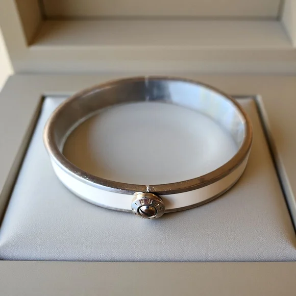 Henri Bendel White Enamel & Silver Bangle - Picture 11 of 11